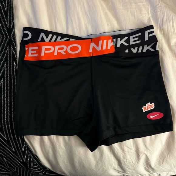 Dri-Fit Size XL Nike compression shorts - Picture 1 of 2